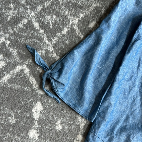 Free People Show Some Shoulder Chambray linen Blend - Picture 7 of 13